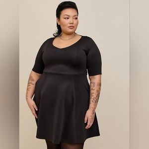 ⭐ Torrid - Black Fit & Flare Fluted Mini Dress